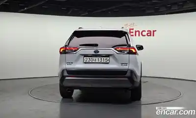 Toyota RAV4 2023 2.5 Автомат в Москве № 302628, миниатюра 10