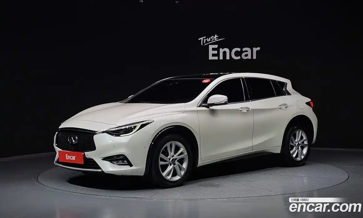 Infiniti Q30 2019 2.0 Автомат в Москве № 307241, фото 1