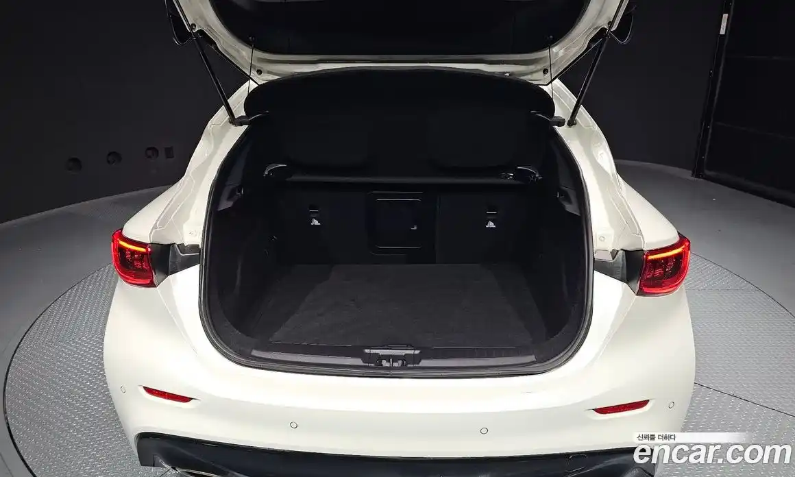 Infiniti Q30 2019 2.0 Автомат в Москве № 307241, фото 20