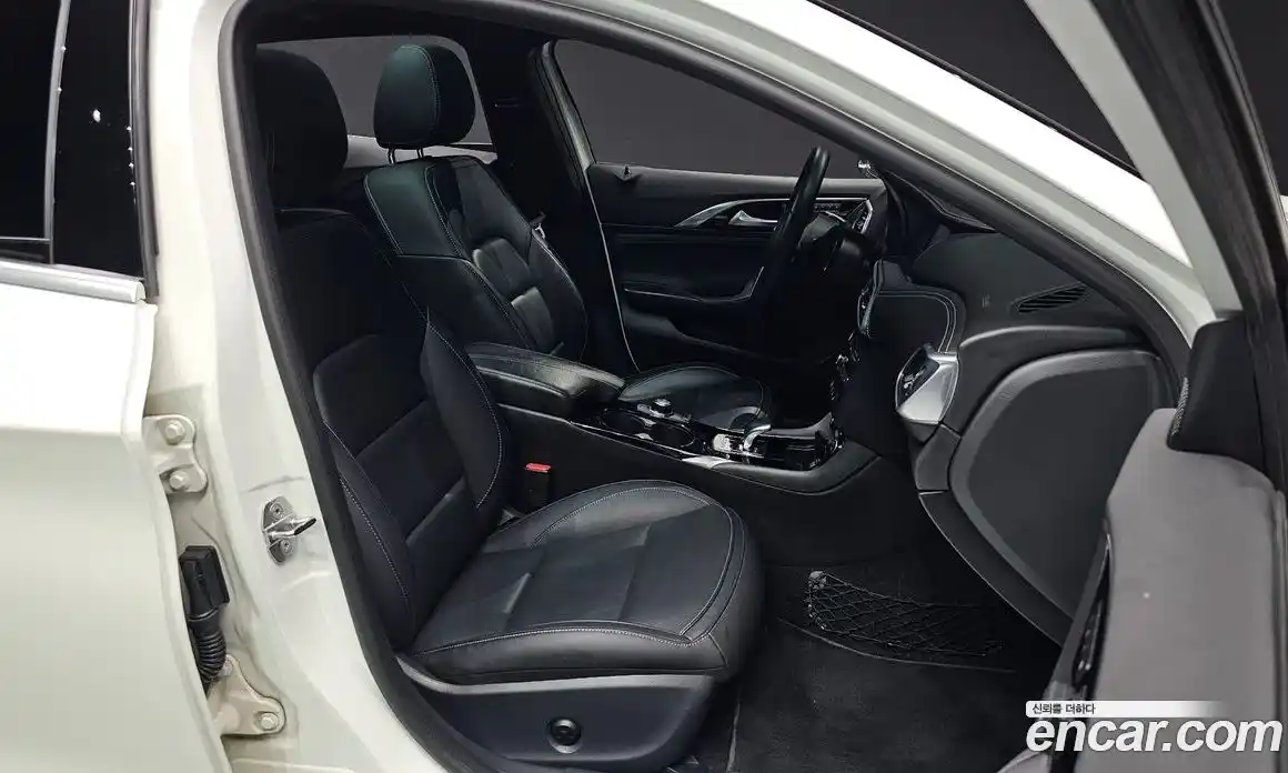 Infiniti Q30 2019 2.0 Автомат в Москве № 307241, фото 10