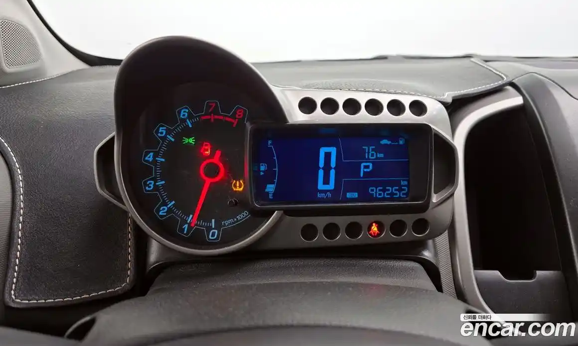 Chevrolet Aveo 2015 1.4 Автомат в Москве № 314886, фото 16