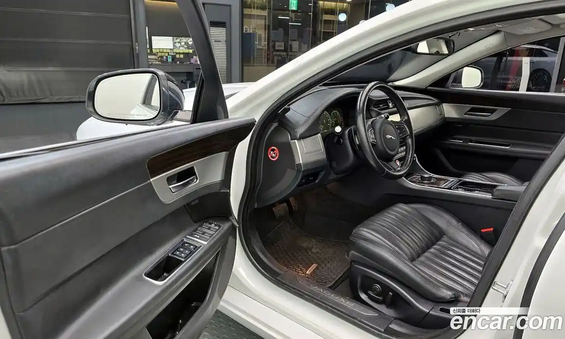Jaguar XF 2017 2.0 Автомат в Москве № 335809, фото 11