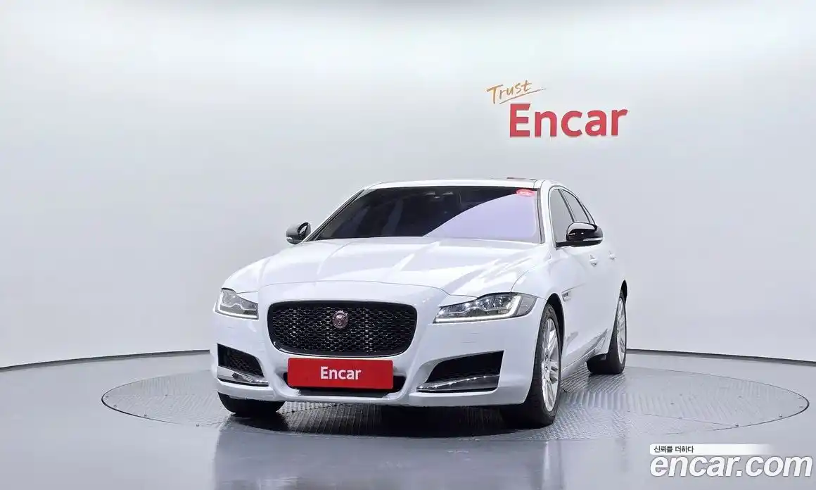 Jaguar XF 2017 2.0 Автомат в Москве № 335809, фото 3