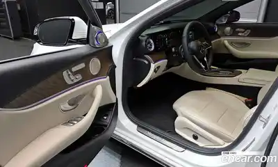 Mercedes-Benz E-Class 2023 1.9 Автомат в Москве № 370075, миниатюра 11