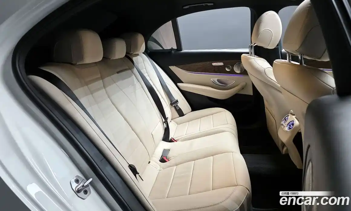 Mercedes-Benz E-Class 2023 1.9 Автомат в Москве № 370075, фото 12