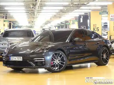 Porsche Panamera, 2023
