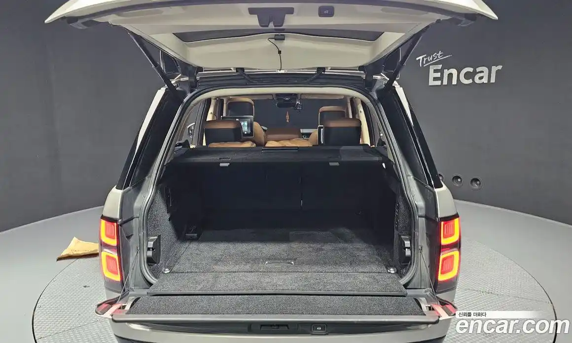 Land Rover Range-Rover 2018 4.4 Автомат в Москве № 374948, фото 20