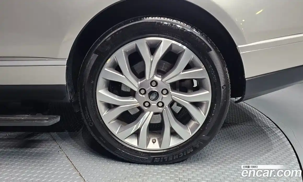 Land Rover Range-Rover 2018 4.4 Автомат в Москве № 374948, фото 5