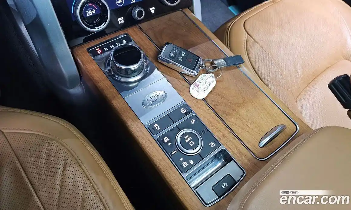 Land Rover Range-Rover 2018 4.4 Автомат в Москве № 374948, фото 9