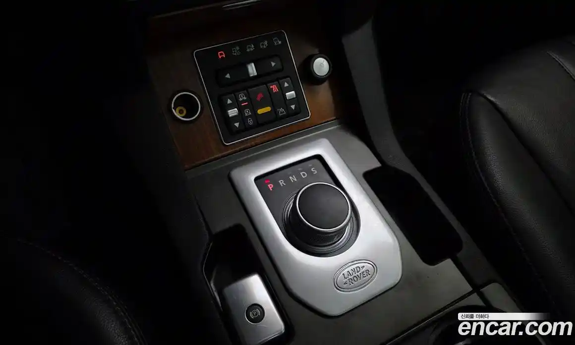 Land Rover Discovery 2013 3.0 Автомат в Москве № 392519, фото 9