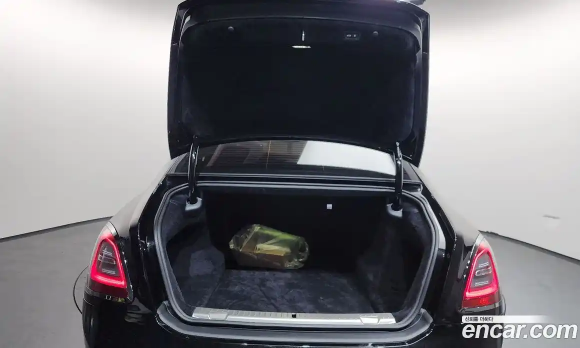 Rolls-Royce Ghost 2024 6.7 Автомат в Москве № 406914, фото 20