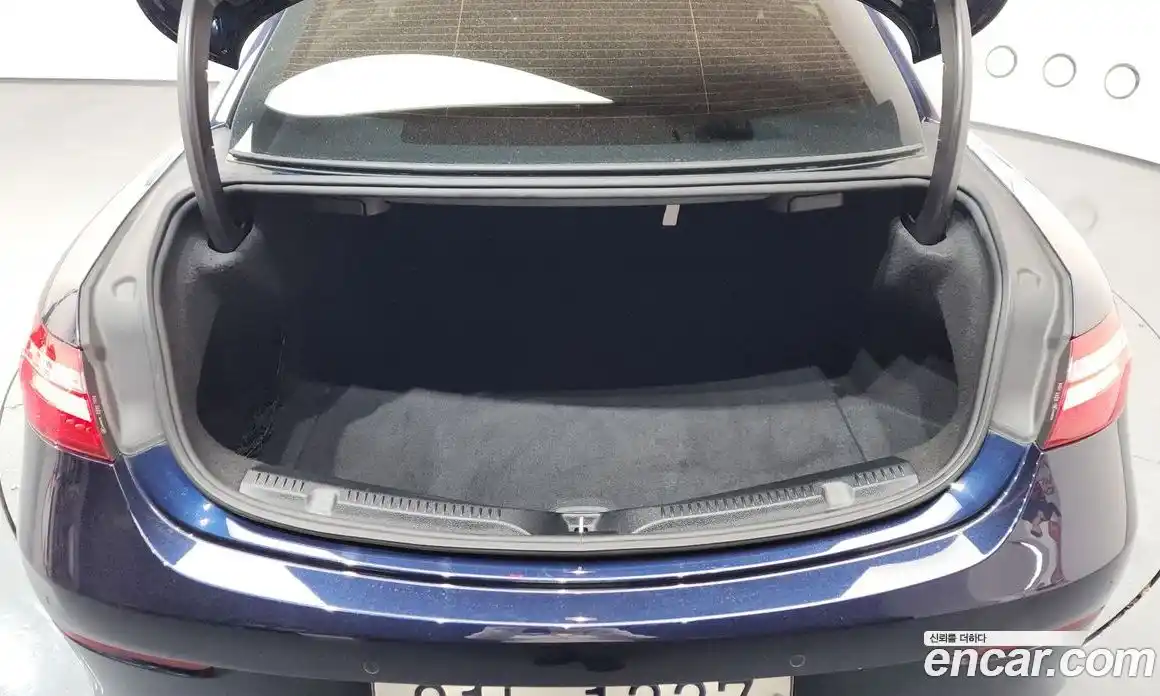 Mercedes-Benz E-Class 2017 1.9 Автомат в Москве № 467563, фото 20