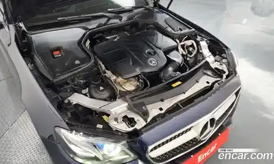 Mercedes-Benz E-Class 2017 1.9 Автомат в Москве № 467563, миниатюра 6