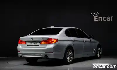 BMW 5-Series 2018 2.0 Автомат в Москве № 491491, миниатюра 2