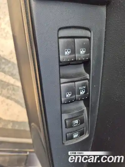 SsangYong Korando 2016 2.0 Автомат в Москве № 491674, миниатюра 8