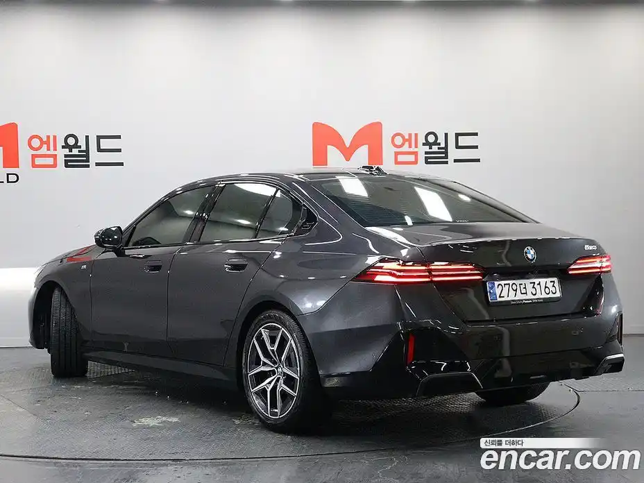 BMW 5-Series 2024 2.0 Автомат в Москве № 492789, фото 4