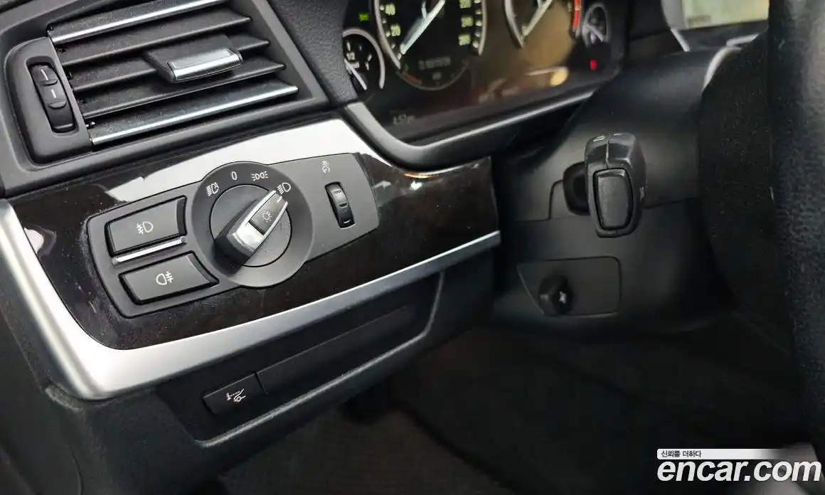 BMW 5-Series 2011 2.0 Автомат в Москве № 493209, фото 14