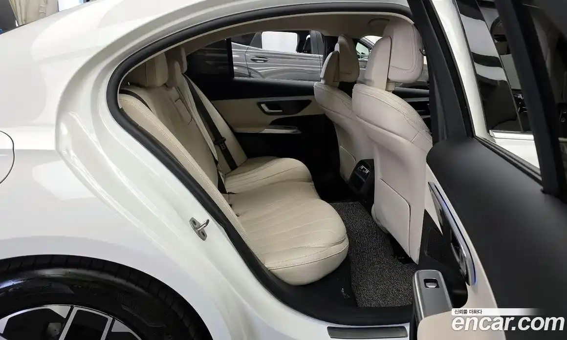 Mercedes-Benz E-Class 2025 2.0 Автомат в Москве № 493845, фото 12