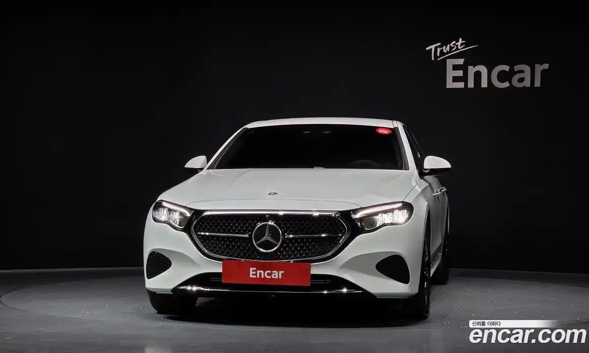 Mercedes-Benz E-Class 2025 2.0 Автомат в Москве № 493845, фото 3