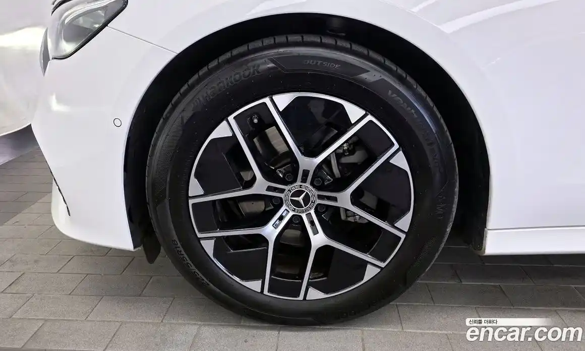 Mercedes-Benz E-Class 2025 2.0 Автомат в Москве № 493845, фото 5