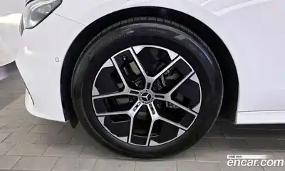 Mercedes-Benz E-Class 2025 2.0 Автомат в Москве № 493845, миниатюра 5