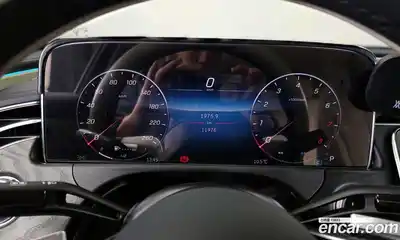 Mercedes-Benz E-Class 2025 2.0 Автомат в Москве № 493845, миниатюра 8