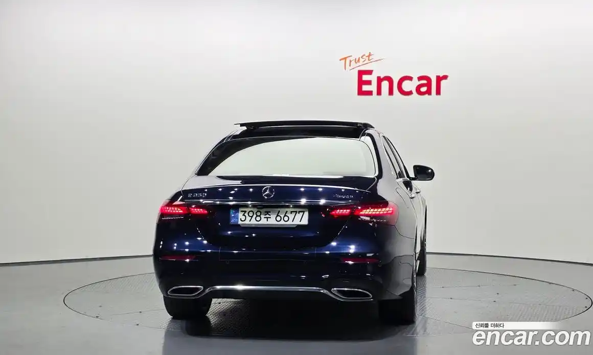 Mercedes-Benz E-Class 2021 2.0 Автомат в Москве № 494386, фото 4