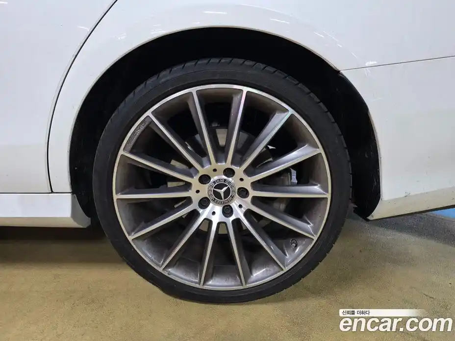 Mercedes-Benz E-Class 2022 2.0 Автомат в Москве № 494688, фото 17