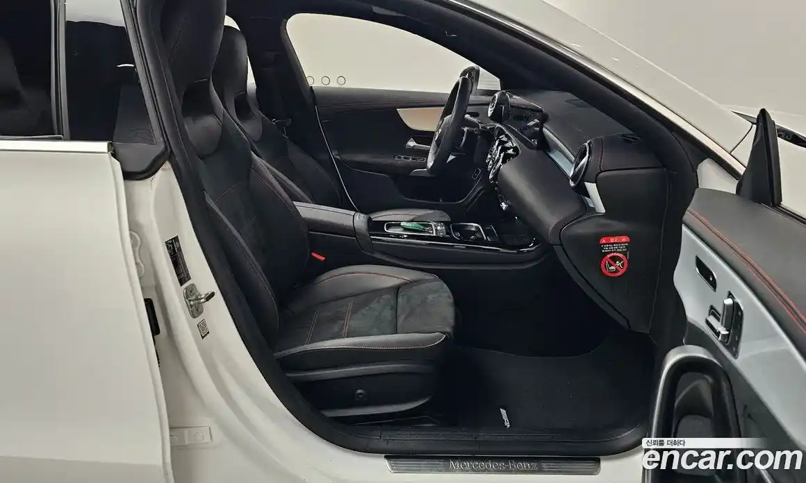 Mercedes-Benz CLA-Class 2024 2.0 Автомат в Москве № 495205, фото 11