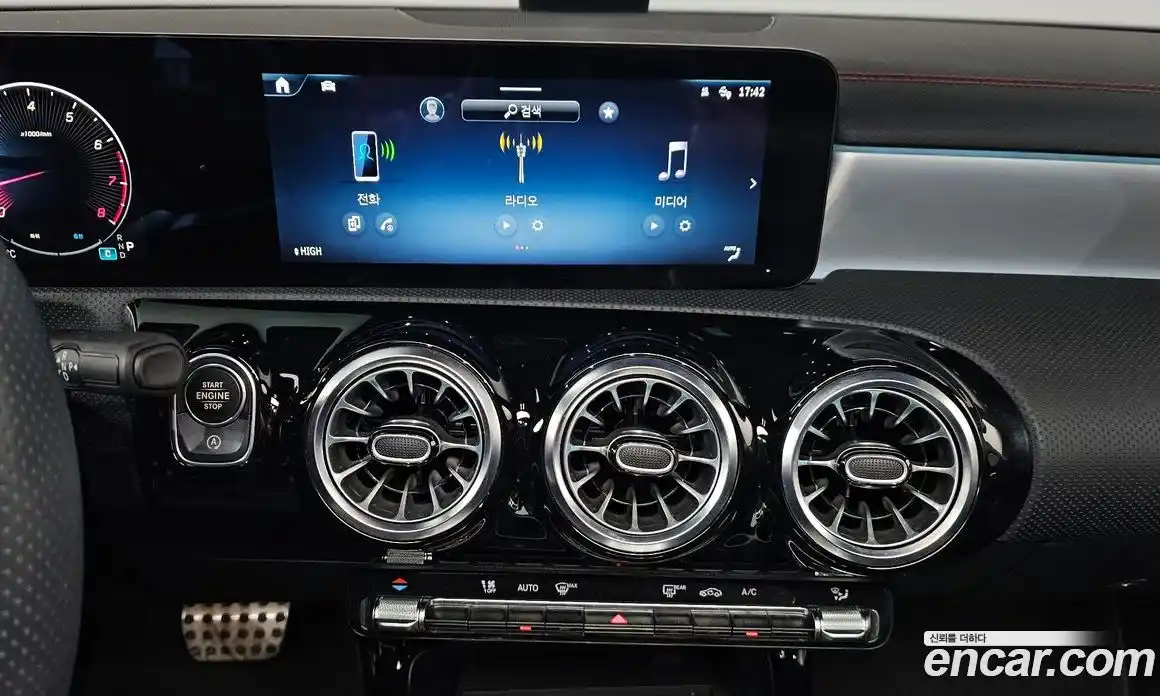 Mercedes-Benz CLA-Class 2024 2.0 Автомат в Москве № 495205, фото 16