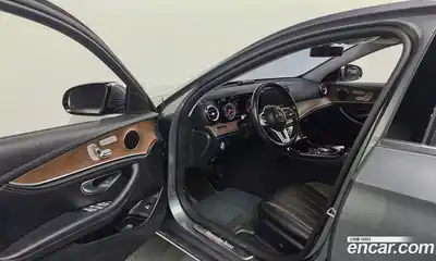 Mercedes-Benz E-Class 2019 1.9 Автомат в Москве № 495457, миниатюра 10
