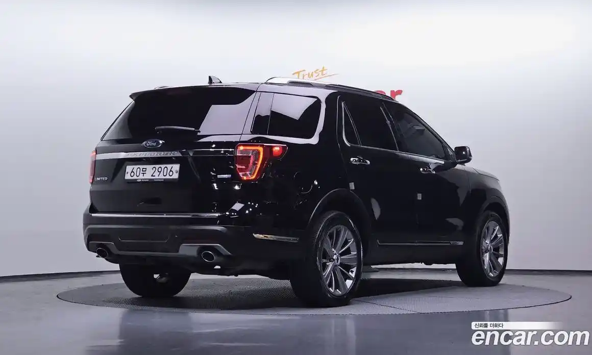 Ford Explorer 2018 2.3 Автомат в Москве № 495709, фото 2