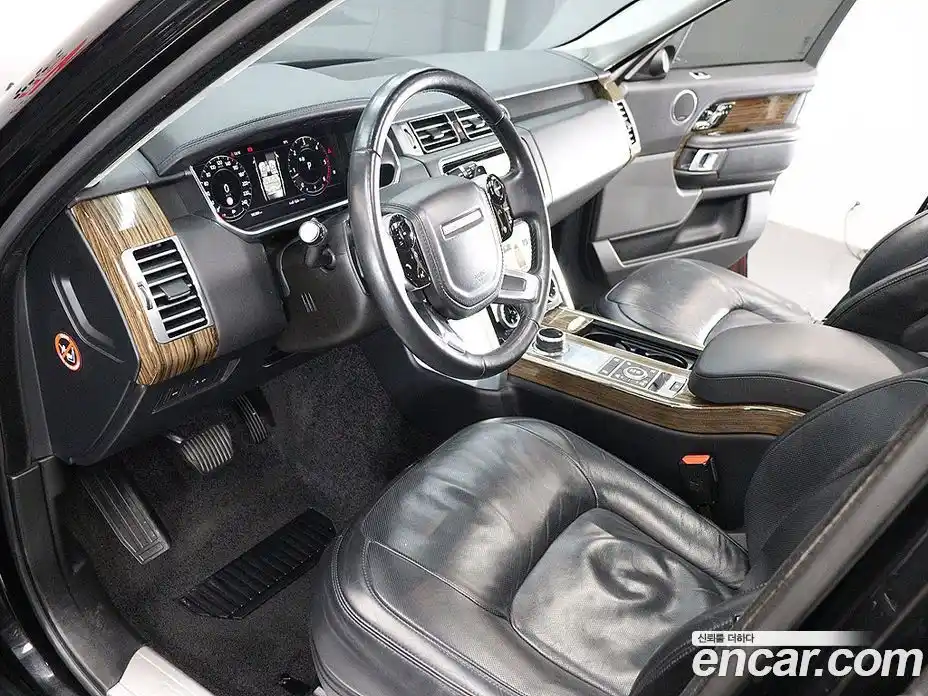 Land Rover Range-Rover 2018 4.4 Автомат в Москве № 496882, фото 17
