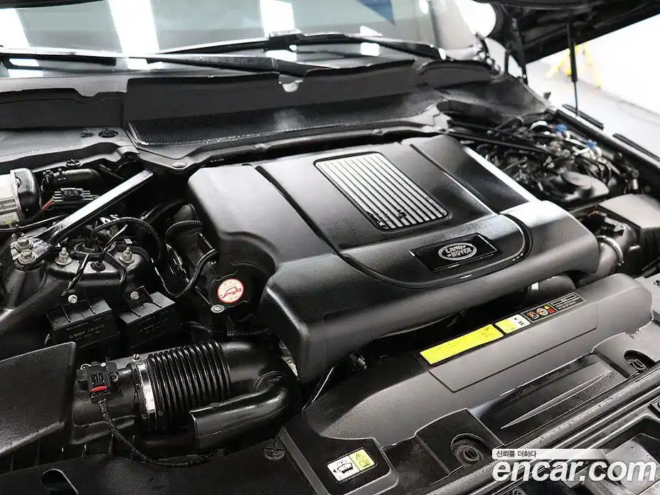 Land Rover Range-Rover 2018 4.4 Автомат в Москве № 496882, фото 19