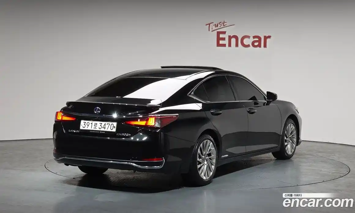 Lexus ES 2021 2.5 Автомат в Москве № 499629, фото 1