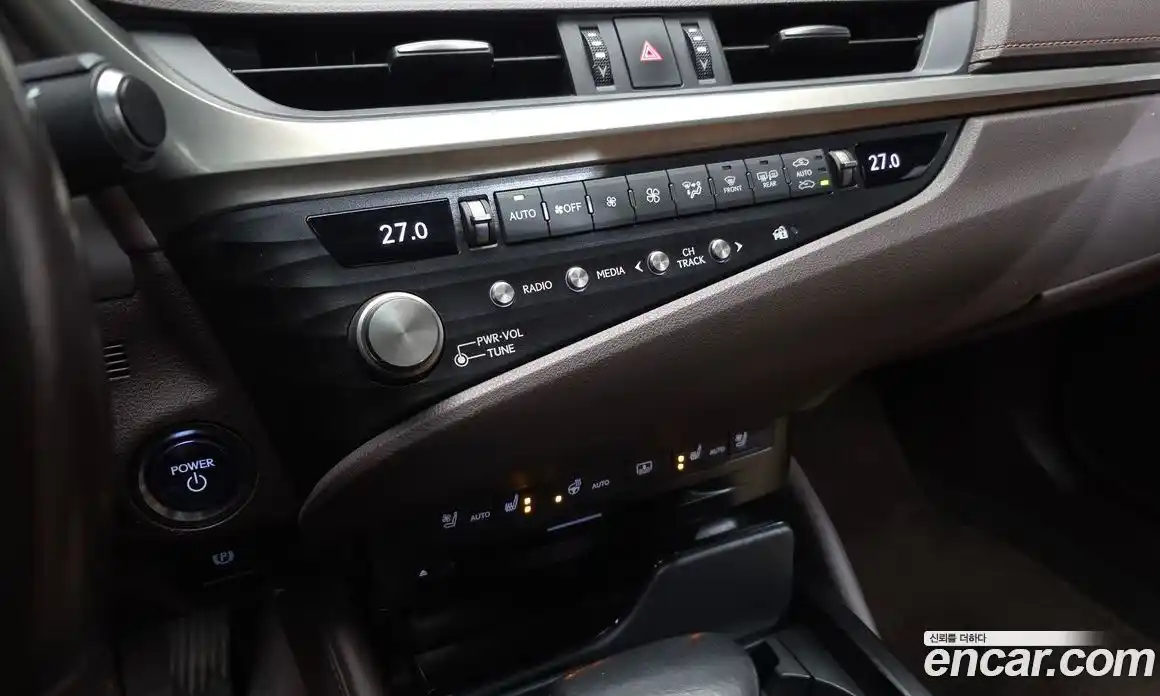 Lexus ES 2021 2.5 Автомат в Москве № 499629, фото 16