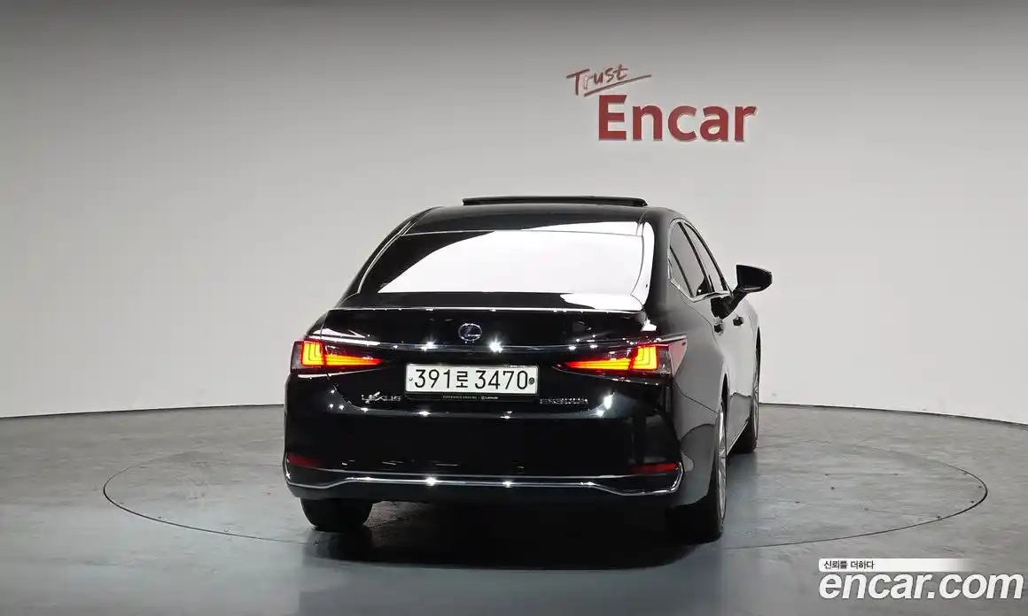 Lexus ES 2021 2.5 Автомат в Москве № 499629, фото 3