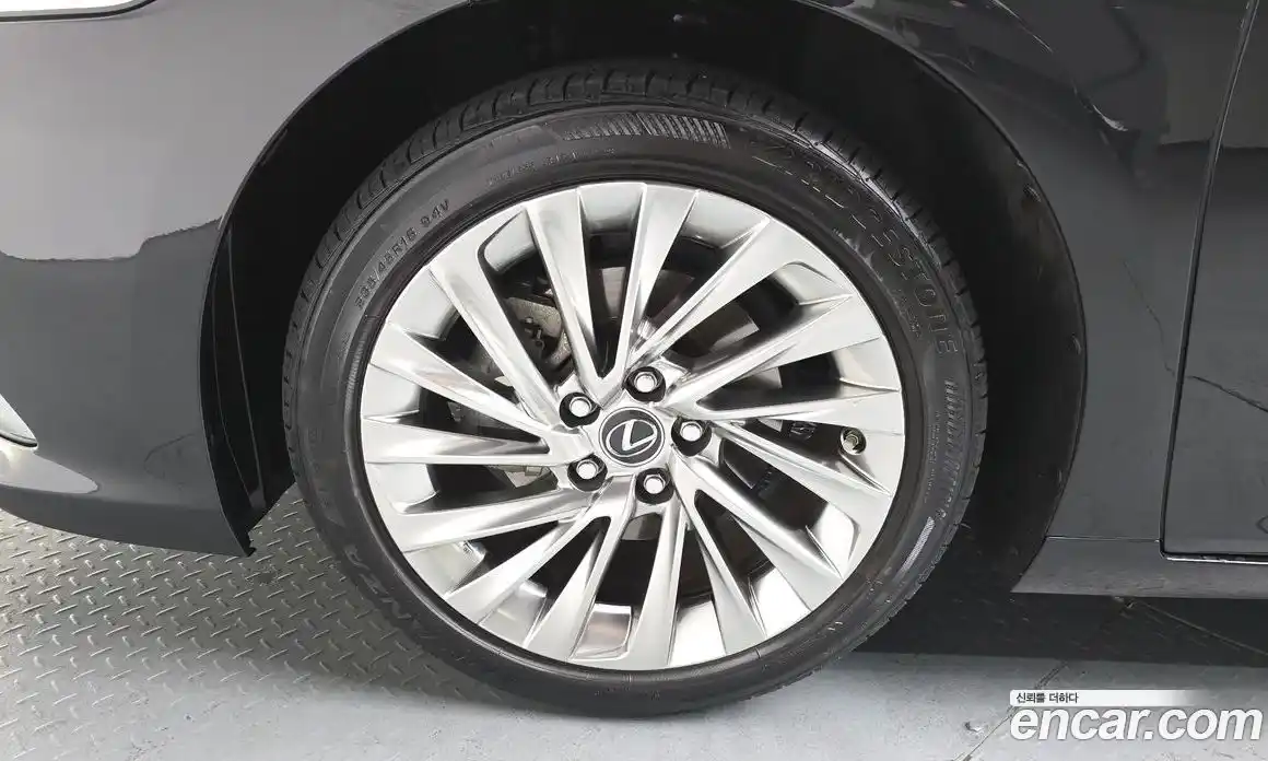 Lexus ES 2021 2.5 Автомат в Москве № 499629, фото 4