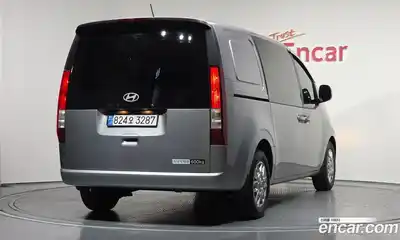 Hyundai Staria 2025 2.2 Автомат в Москве № 517844, миниатюра 2