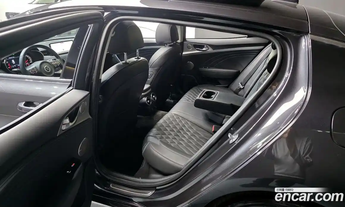 Kia Stinger 2021 2.5 Автомат в Москве № 519818, фото 11