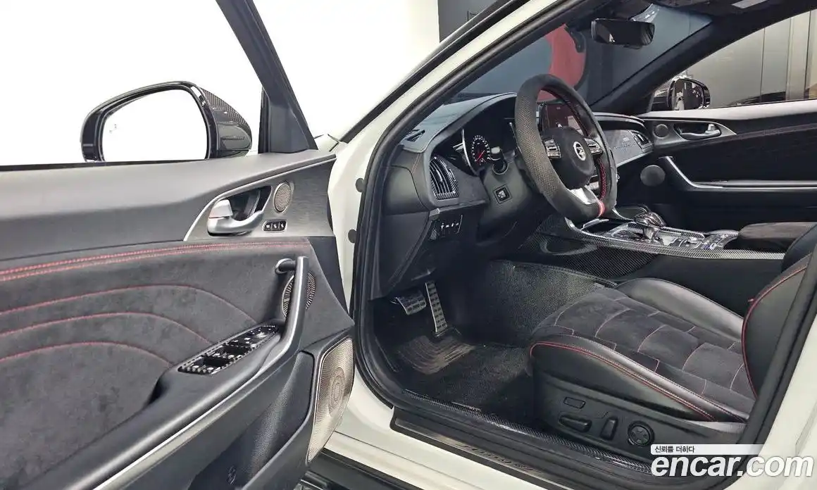 Kia Stinger 2021 3.3 Автомат в Москве № 519996, фото 10