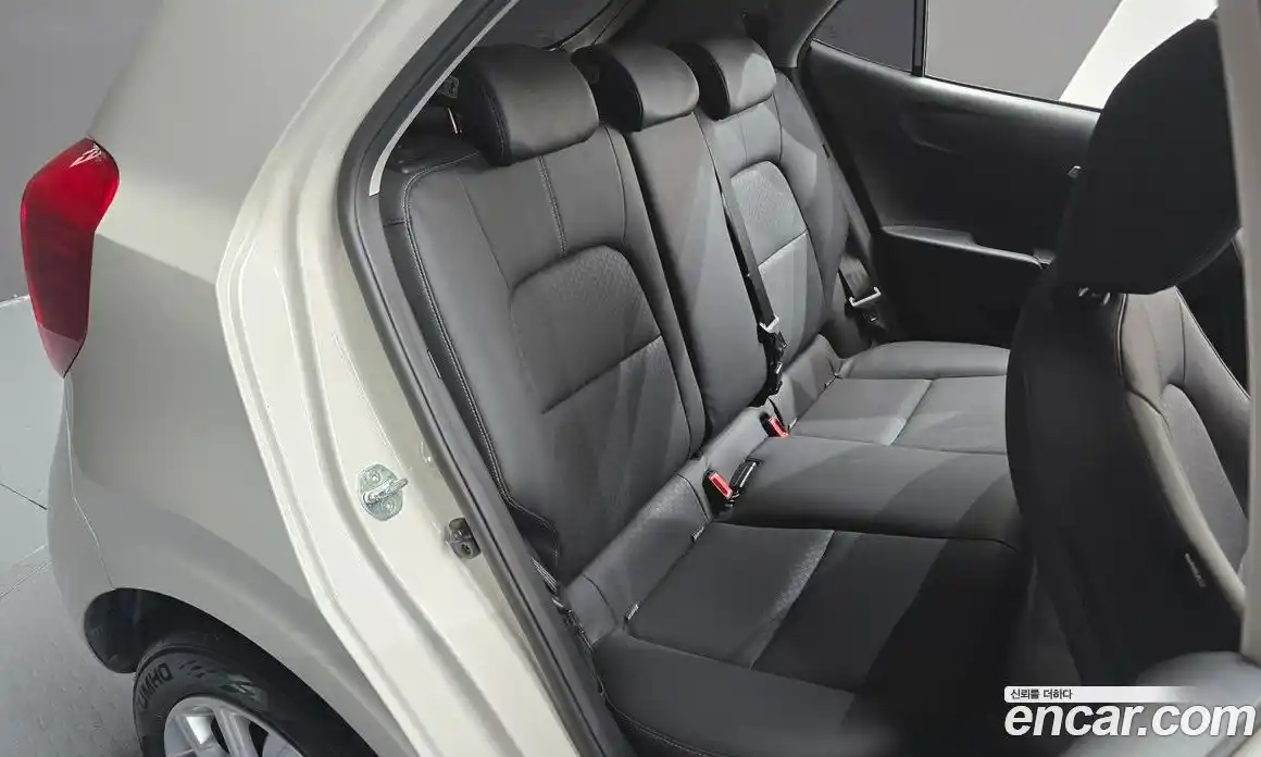 Kia Morning 2018 1.0 Автомат в Москве № 520146, фото 12