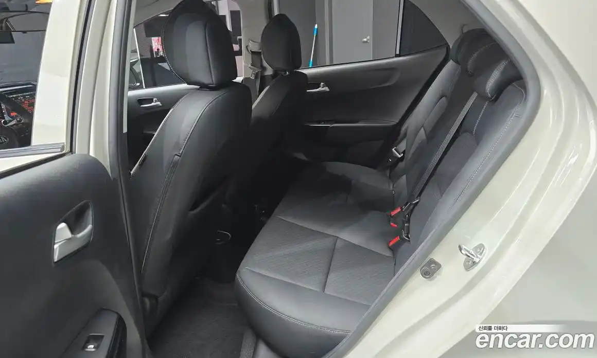 Kia Morning 2018 1.0 Автомат в Москве № 520146, фото 13