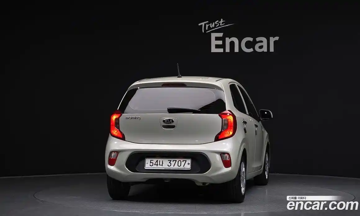 Kia Morning 2018 1.0 Автомат в Москве № 520146, фото 4