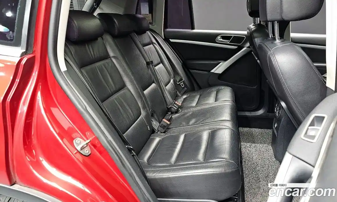 Volkswagen Tiguan 2014 2.0 Автомат в Москве № 520806, фото 12