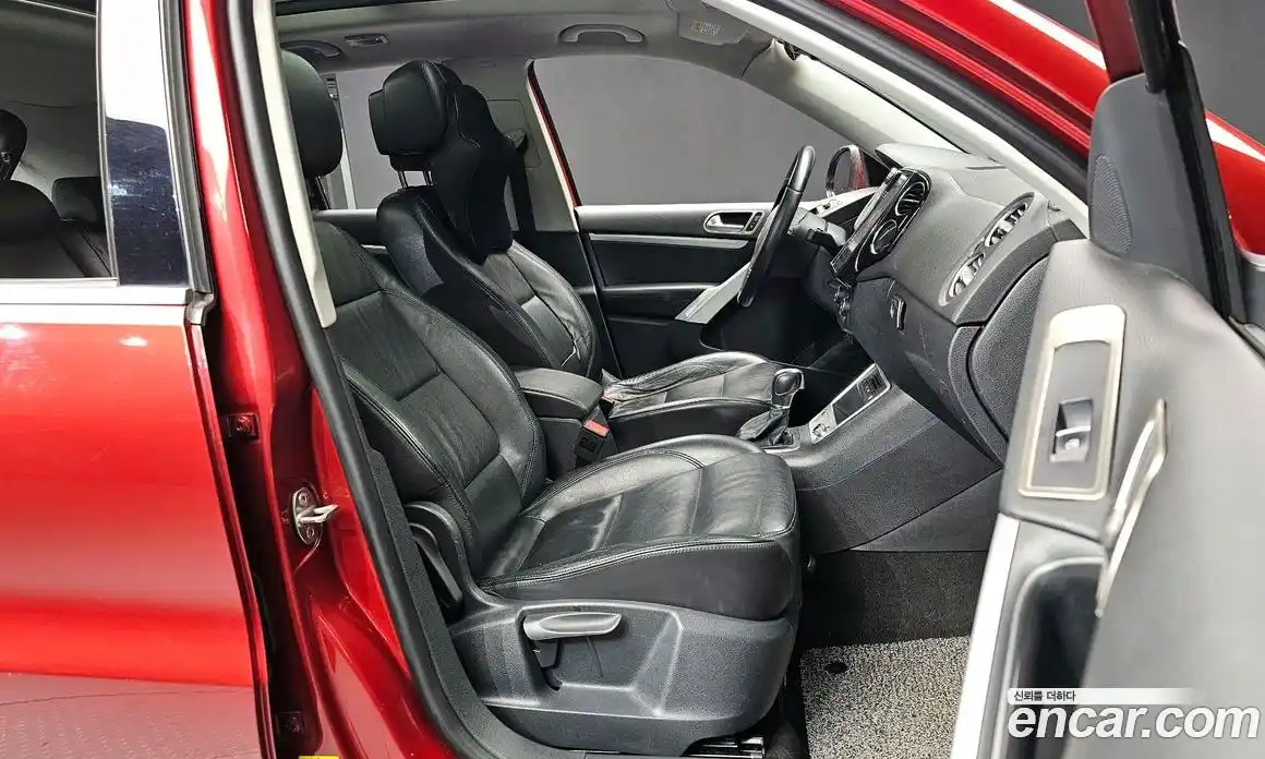 Volkswagen Tiguan 2014 2.0 Автомат в Москве № 520806, фото 10