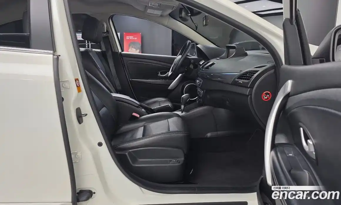 Renault SM3 2012 1.6 Автомат в Москве № 521057, фото 11