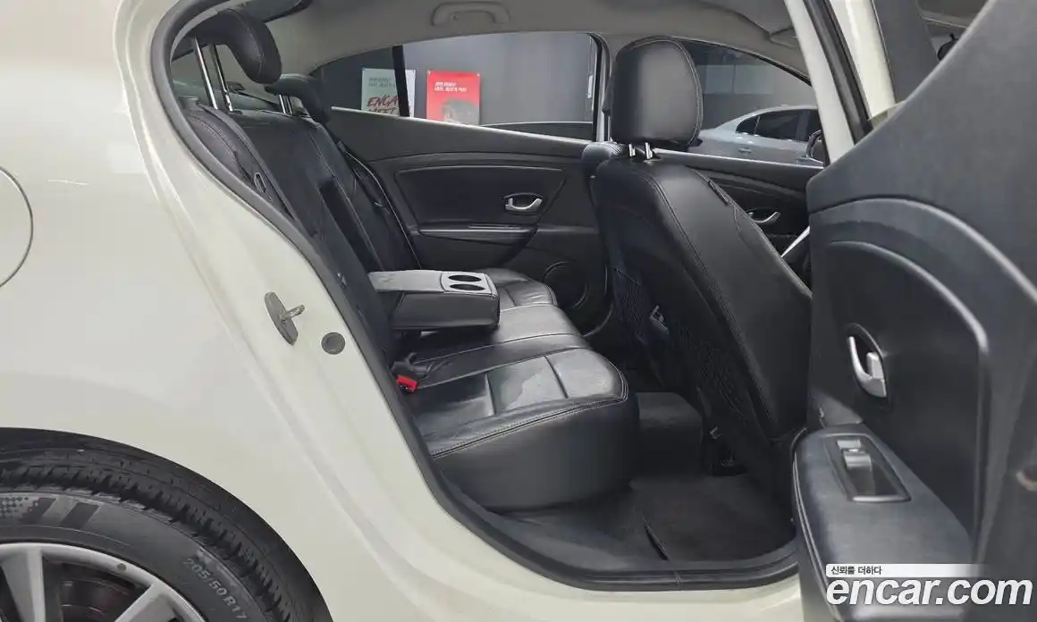 Renault SM3 2012 1.6 Автомат в Москве № 521057, фото 12