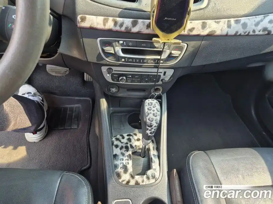 Renault SM3 2013 1.6 Автомат в Москве № 524481, фото 17