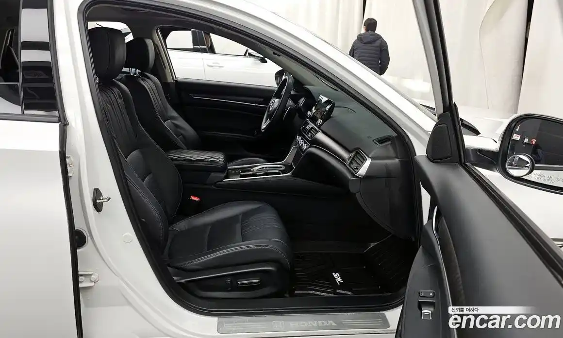 Honda Accord 2018 2.0 Автомат в Москве № 526163, фото 11